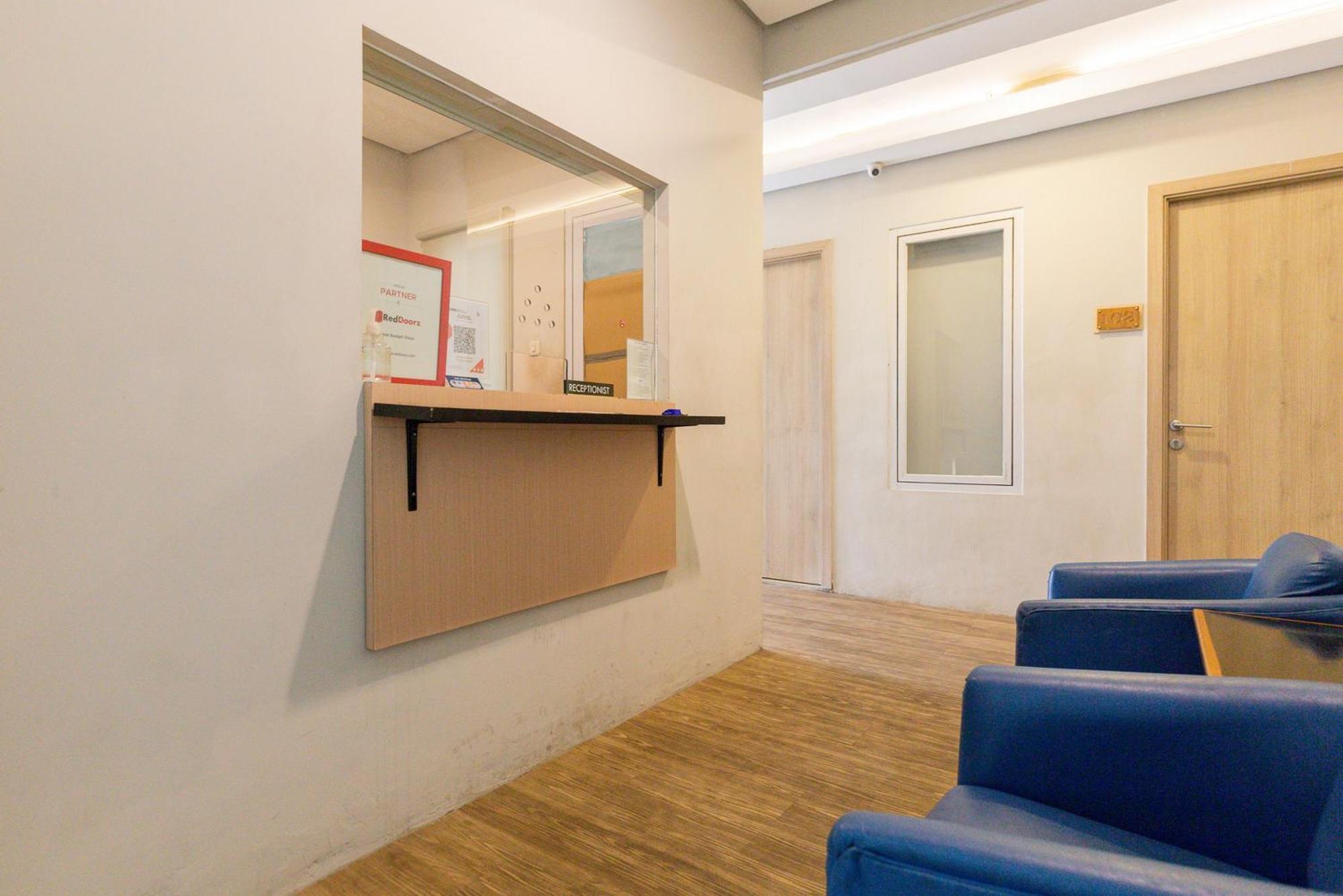 Reddoorz Plus Syariah Near Mall Pondok Indah Jakarta Eksteriør bilde