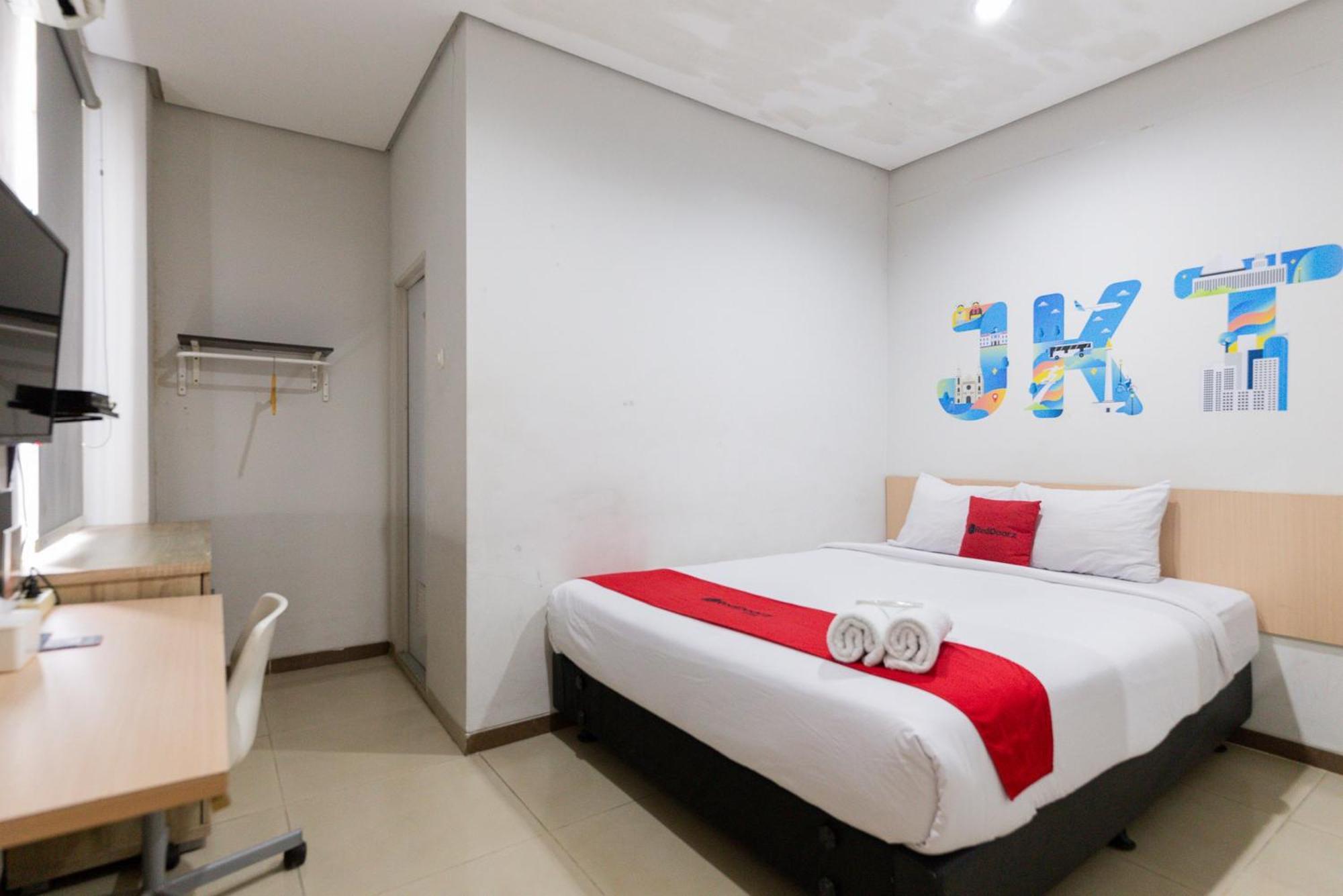 Reddoorz Plus Syariah Near Mall Pondok Indah Jakarta Eksteriør bilde