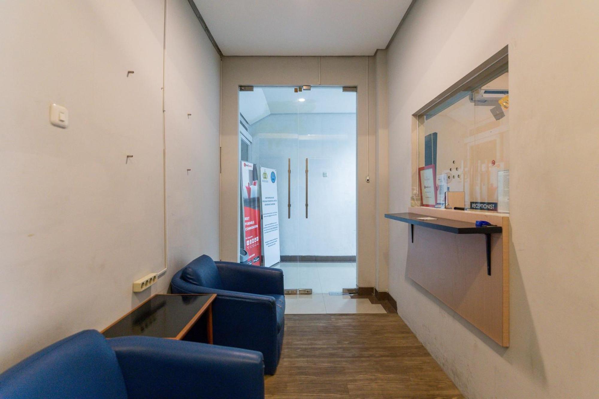 Reddoorz Plus Syariah Near Mall Pondok Indah Jakarta Eksteriør bilde