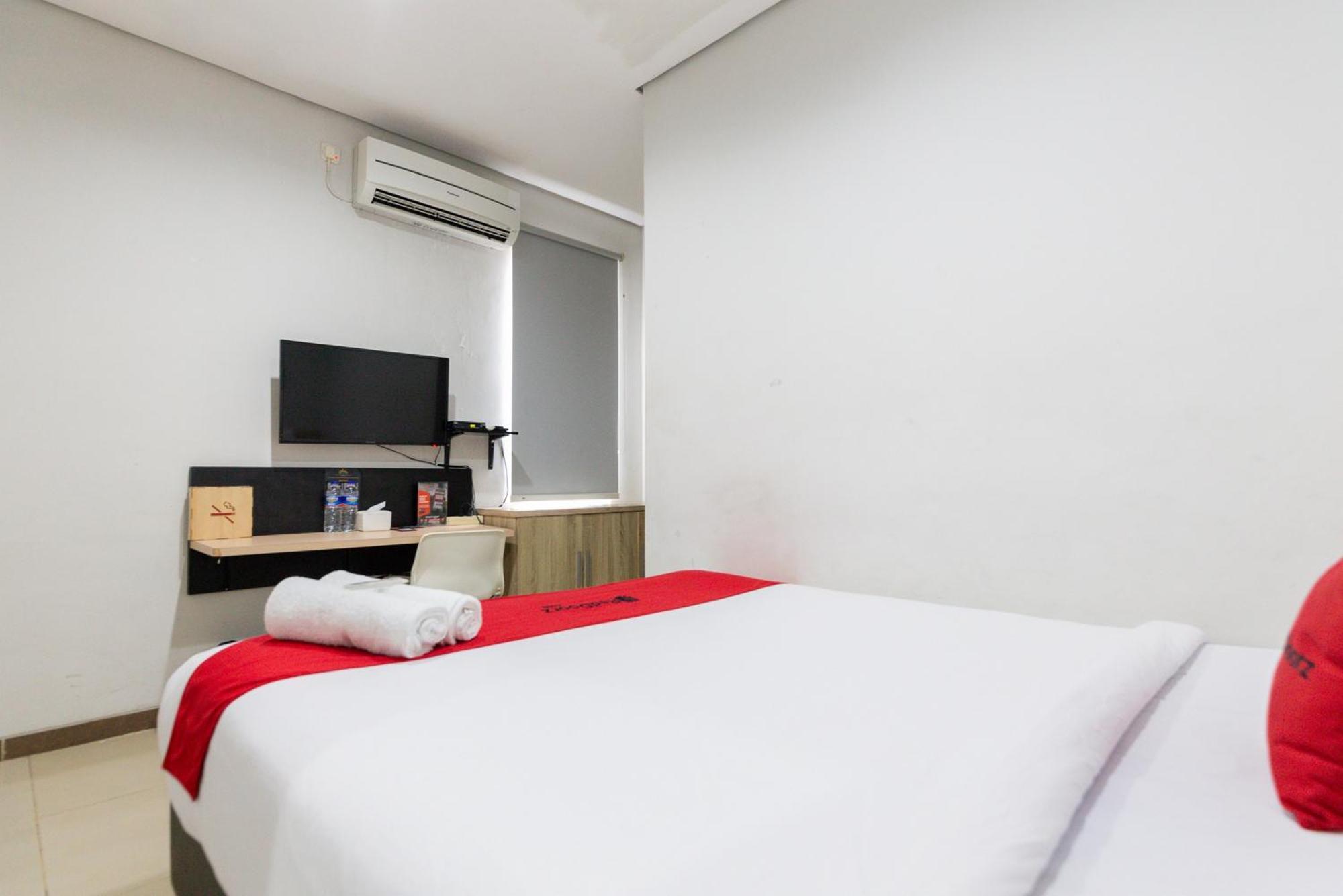 Reddoorz Plus Syariah Near Mall Pondok Indah Jakarta Eksteriør bilde
