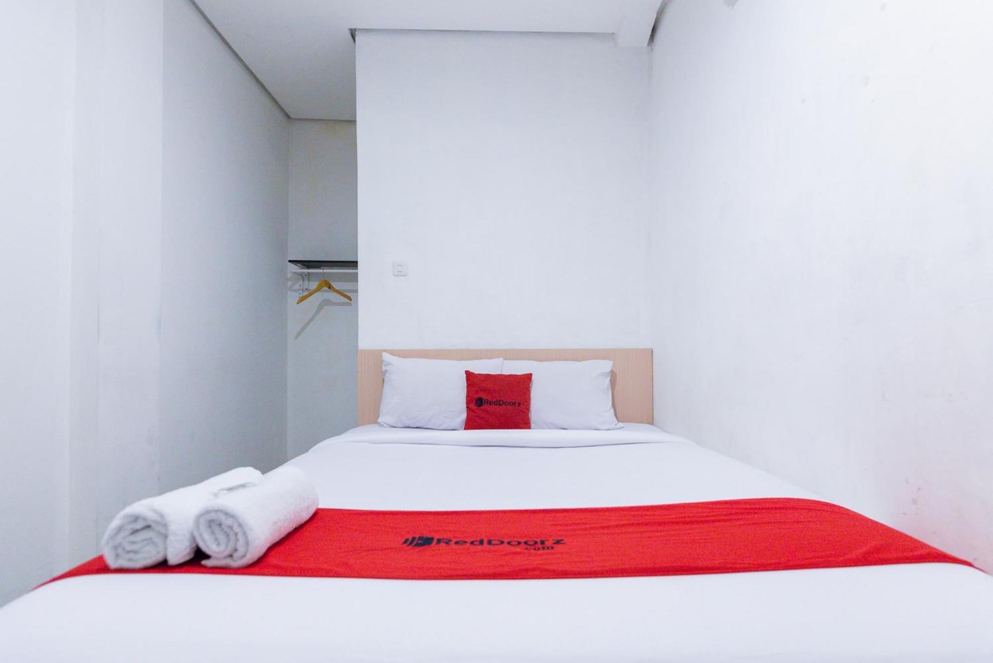 Reddoorz Plus Syariah Near Mall Pondok Indah Jakarta Eksteriør bilde