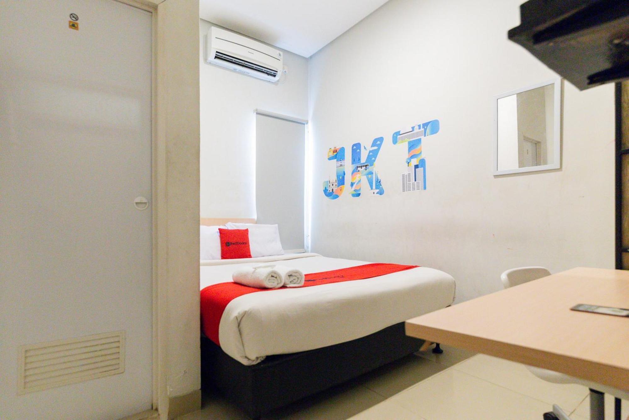 Reddoorz Plus Syariah Near Mall Pondok Indah Jakarta Eksteriør bilde