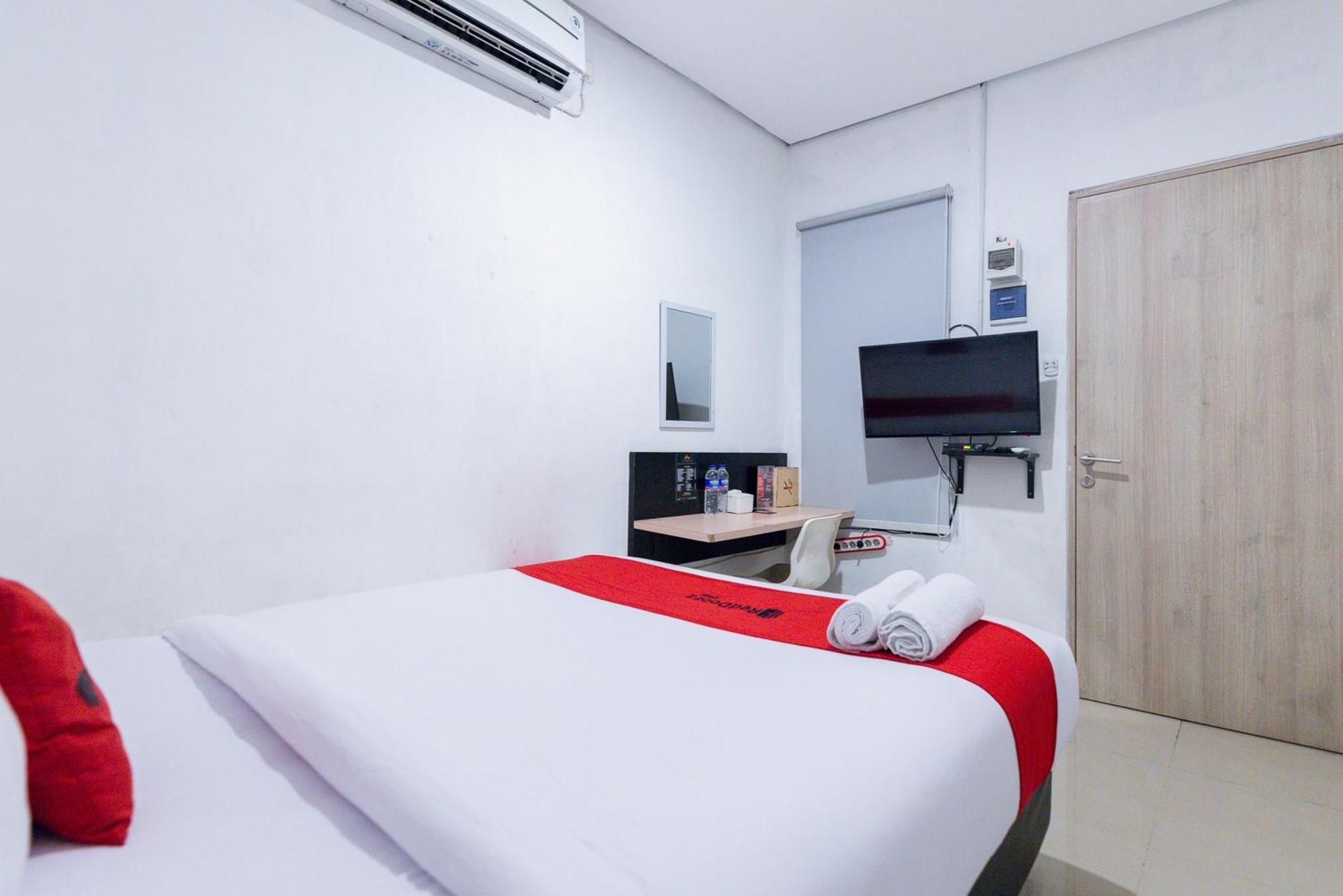 Reddoorz Plus Syariah Near Mall Pondok Indah Jakarta Eksteriør bilde