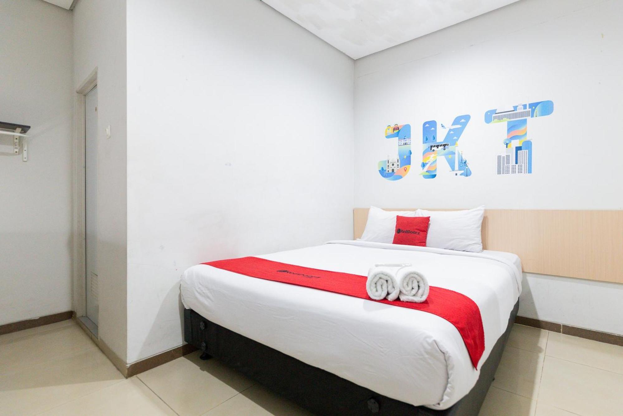 Reddoorz Plus Syariah Near Mall Pondok Indah Jakarta Eksteriør bilde