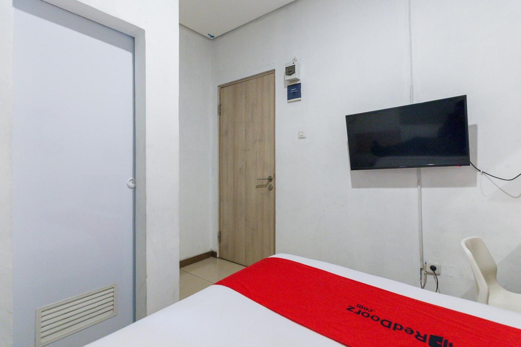 Reddoorz Plus Syariah Near Mall Pondok Indah Jakarta Eksteriør bilde