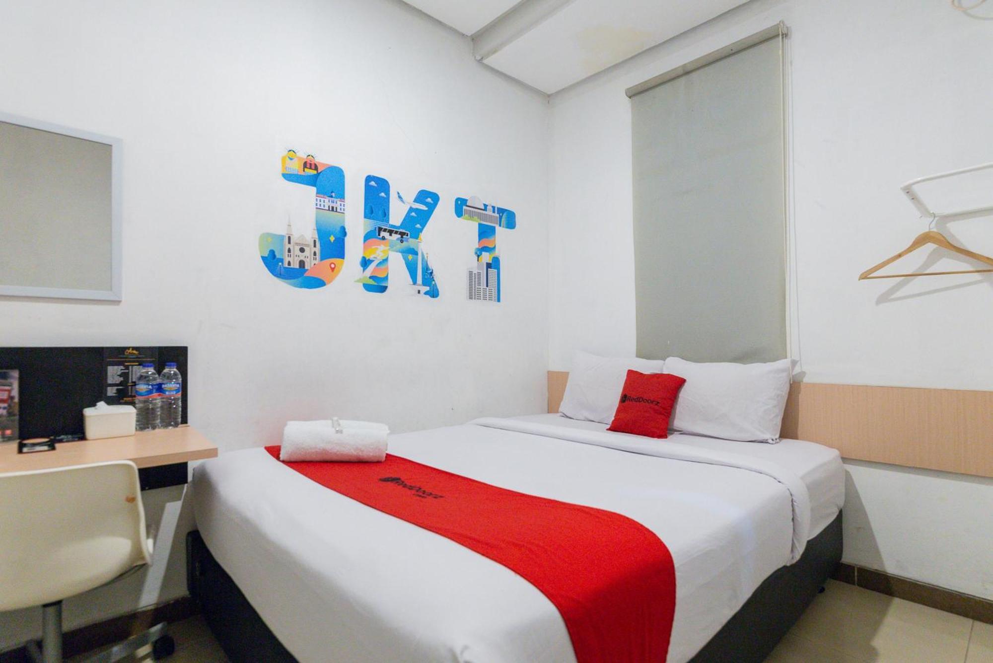Reddoorz Plus Syariah Near Mall Pondok Indah Jakarta Eksteriør bilde
